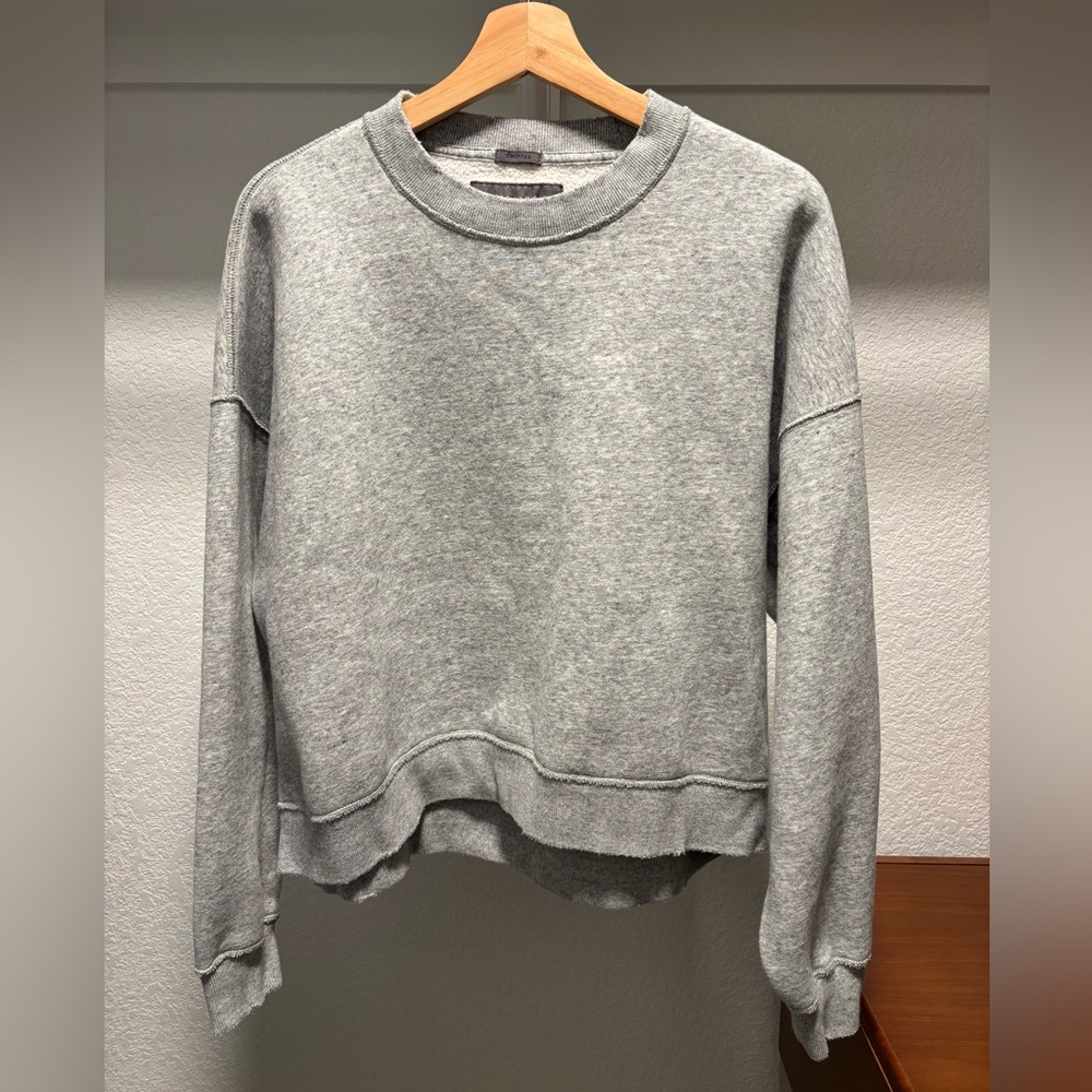 Abercrombie & Fitch Cropped Essential Crew Sweatshirt Gray SMALL